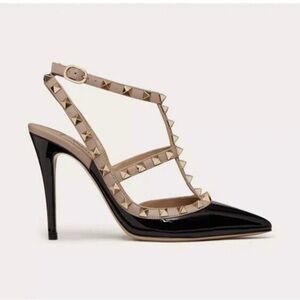Valentino Garavani Black and Cream Rockstud Heels size 38 (us 7.5) 4”